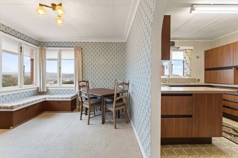 Photo of property in 122 Easther Crescent, Kew, Dunedin, 9012