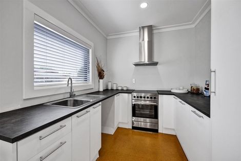 Photo of property in 186 South Road, Hawera, 4610