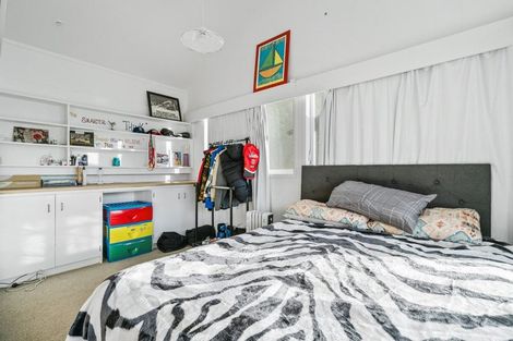 Photo of property in 27 Walpole Avenue, Hillpark, Auckland, 2102