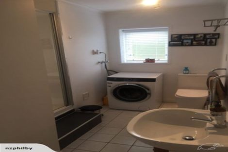 Photo of property in 1/1 Sylvan Park Avenue, Milford, Auckland, 0620