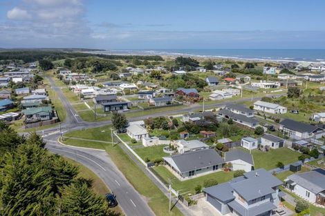 Photo of property in 36 Signal Street, Foxton Beach, Foxton, 4815