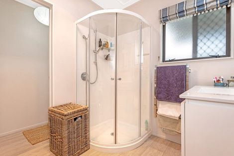 Photo of property in 76 Banks Street, Tolaga Bay, 4077