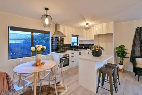 Photo of property in 1/14 Hatherley Place, Clendon Park, Auckland, 2103