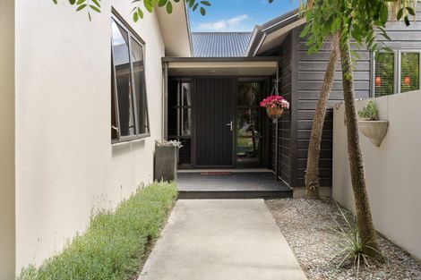 Photo of property in 38 Rere Road, Lake Hayes, Queenstown, 9304