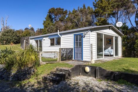 Photo of property in 11 Ngarewa Drive, Mahurangi West, Warkworth, 0983