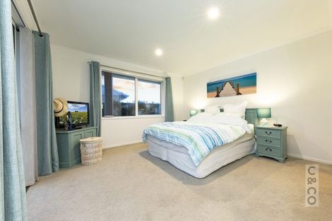 Photo of property in 5 Walnut Road, Riverhead, 0820