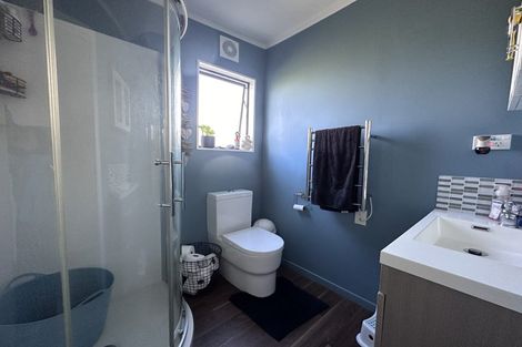 Photo of property in 4 Centreway Road, Orewa, 0931