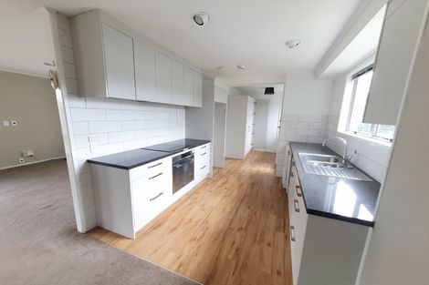 Photo of property in 12 Lipton Grove, Opaheke, Papakura, 2113