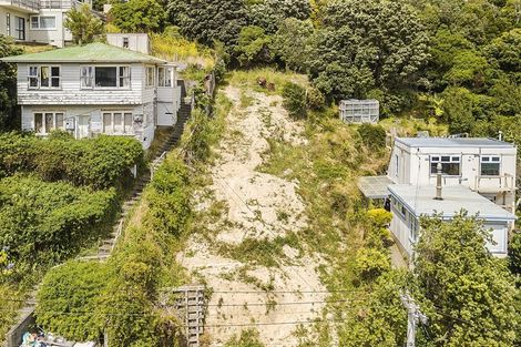 Photo of property in 30 Robertson Street, Owhiro Bay, Wellington, 6023