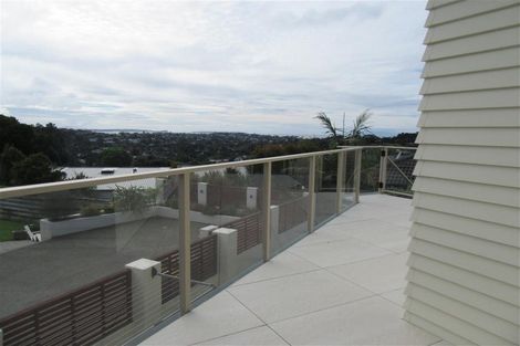 Photo of property in 117a Carlisle Road, Northcross, Auckland, 0632