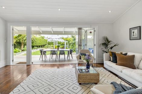 Photo of property in 3 Kerr Street, Devonport, Auckland, 0624