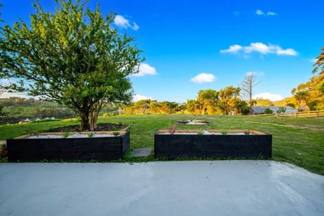 Photo of property in 87 Spur Road, Stillwater, Silverdale, 0993