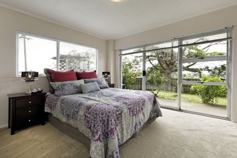 Photo of property in 1/60 West Coast Road, Glen Eden, Auckland, 0602