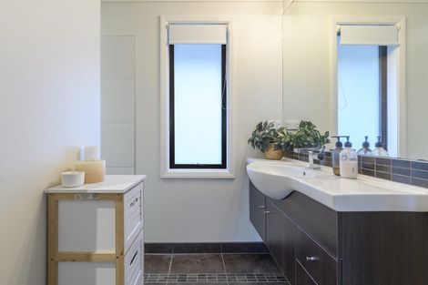 Photo of property in 24 Riverstone Drive, Welcome Bay, Tauranga, 3112