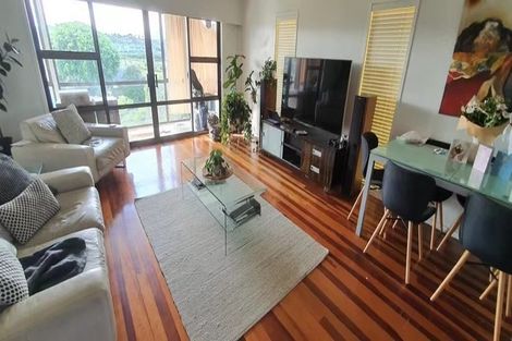 Photo of property in 82 Whangaparaoa Road, Red Beach, 0932