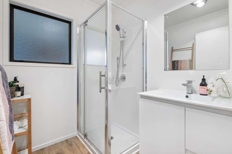 Photo of property in 2/181 Rangatira Road, Beach Haven, Auckland, 0626