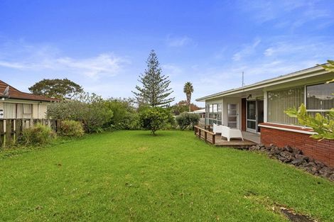 Photo of property in 2/4 Larne Avenue, Pakuranga Heights, Auckland, 2010