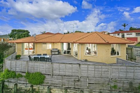 Photo of property in 39 Bluebird Crescent, Unsworth Heights, Auckland, 0632