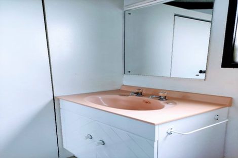 Photo of property in 1/268 Forrest Hill Road, Forrest Hill, Auckland, 0620