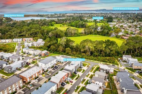 Photo of property in 41 Ambar Ridge Avenue, Massey, Auckland, 0614