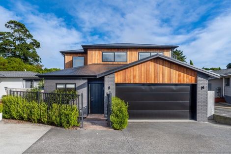 Photo of property in 25a Marvon Downs Avenue, Pakuranga Heights, Auckland, 2010