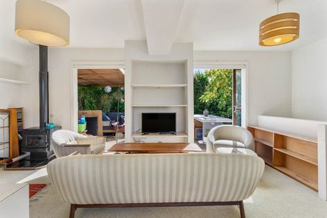 Photo of property in 1/20 Harrybrook Road, Green Bay, Auckland, 0604