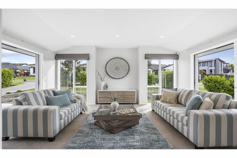 Photo of property in 5 Flavell Drive, Orewa, 0931