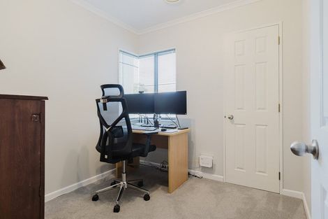 Photo of property in 28 Royal Oak Drive, Kelvin Grove, Palmerston North, 4414