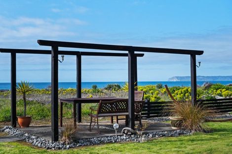 Photo of property in 208 Rarangi Beach Road, Rarangi, Blenheim, 7273
