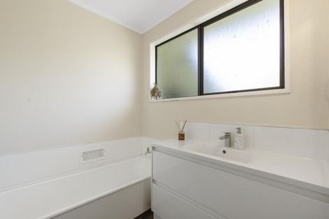 Photo of property in 48 Chaucer Street, Leamington, Cambridge, 3432