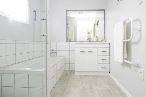 Photo of property in 68 Pencarrow Street, Highbury, Palmerston North, 4412