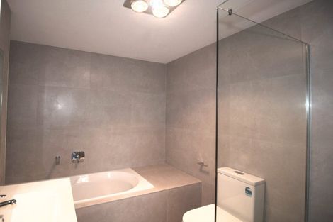 Photo of property in 9d Gulf Crest, Bucklands Beach, Auckland, 2012