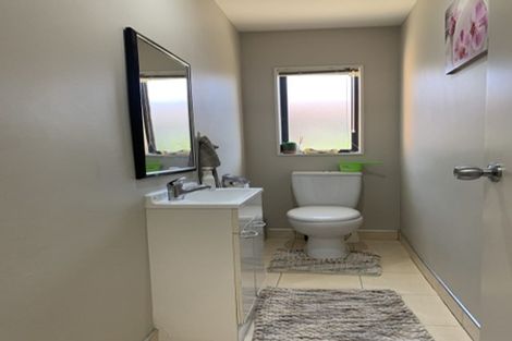 Photo of property in 28 Donegal Park Drive, Flat Bush, Auckland, 2019