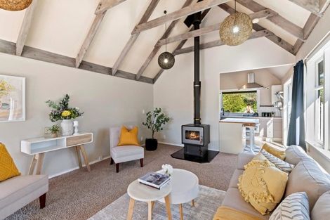 Photo of property in 52 Te Moana Road, Waikanae Beach, Waikanae, 5036