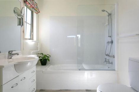 Photo of property in 33 Lakeridge Close, Rangatira Park, Taupo, 3330