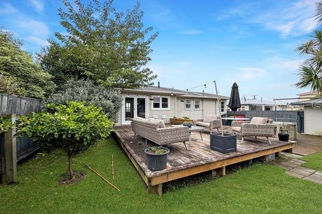 Photo of property in 13 Meadowvale Drive, Levin, 5510