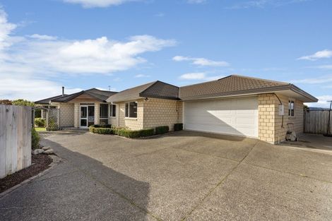 Photo of property in 6 Daniel Place, Kelvin Grove, Palmerston North, 4414