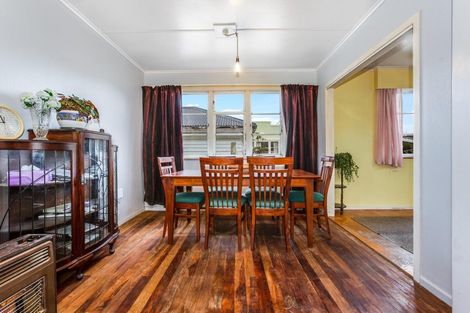 Photo of property in 4 Beauchamp Street, Tawa, Wellington, 5028