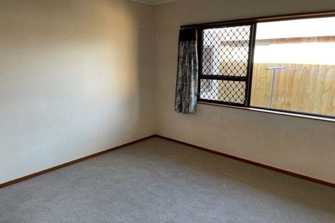 Photo of property in 2/218 Centreway Road, Orewa, 0931