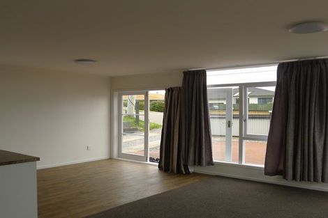 Photo of property in 81 Seaview Road, Paraparaumu Beach, Paraparaumu, 5032