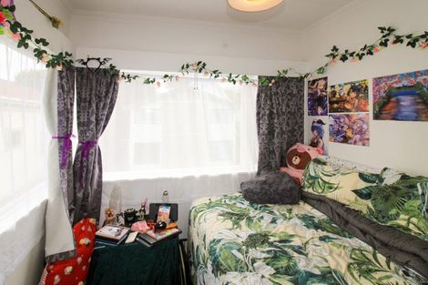 Photo of property in 18 Tamar Street, Island Bay, Wellington, 6023