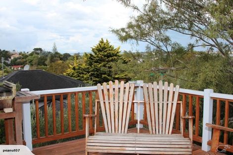 Photo of property in 2/18 Limmer Place, Browns Bay, Auckland, 0632