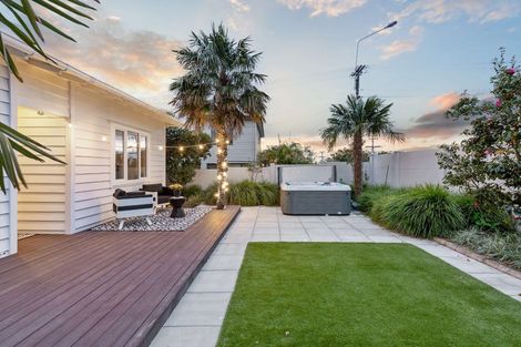 Photo of property in 54 Rangatira Road, Beach Haven, Auckland, 0626