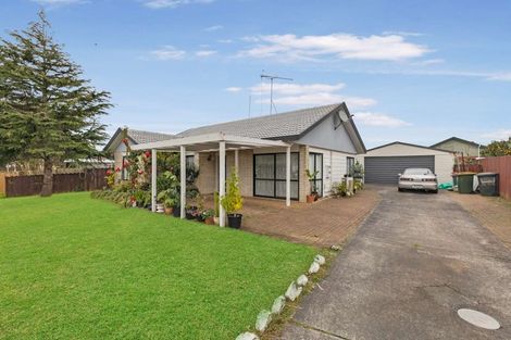 Photo of property in 6 Randwick Place, Randwick Park, Auckland, 2105