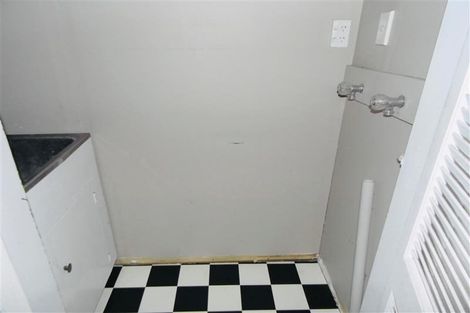 Photo of property in 292 Huatoki Street, Upper Vogeltown, New Plymouth, 4310