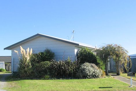 Photo of property in 8 Dennis Taylor Court, Paraparaumu, 5032