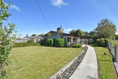 Photo of property in 70 Seaward Road, Edendale, 9825