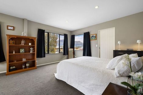 Photo of property in 19 Bracken Street, Arrowtown, 9302