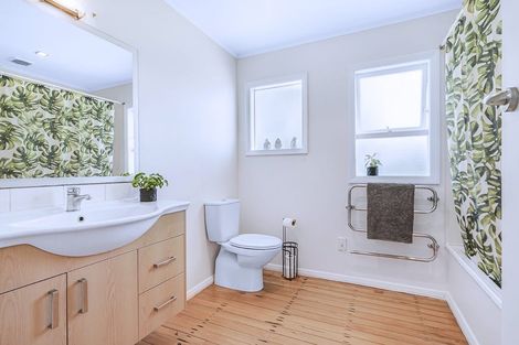 Photo of property in 48 Pulham Crescent, Queenwood, Hamilton, 3210