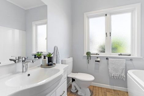 Photo of property in 464 Devonport Road, Tauranga South, Tauranga, 3112